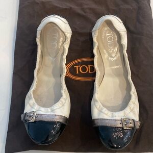 TOD’S BALLET FLATS